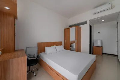 Kediaman Iboe (Female only) Hotels in Mojolangu