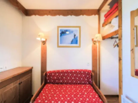 Chalet in La Joue du Loup with Pool Access