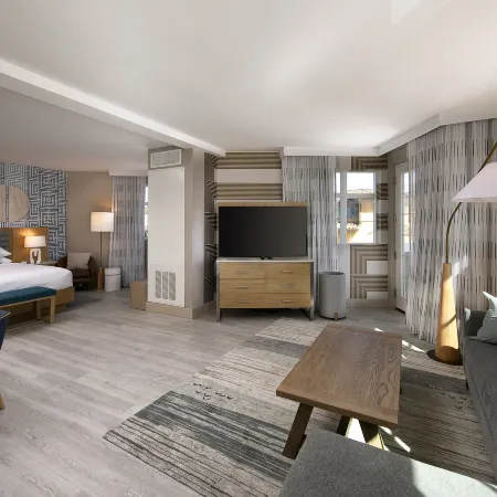 Inn at the Pier Pismo Beach, Curio Collection by Hilton