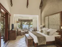 Dinarobin Beachcomber Golf Resort & Spa Hotels near Le Morne