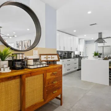 Family Retreat Sleeps 11, Heated Pool, Mini Golf, Kayak Experience, Waterfront