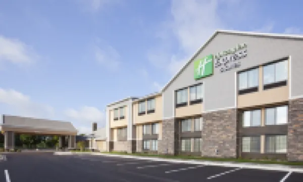 Holiday Inn Express & Suites Willmar by IHG