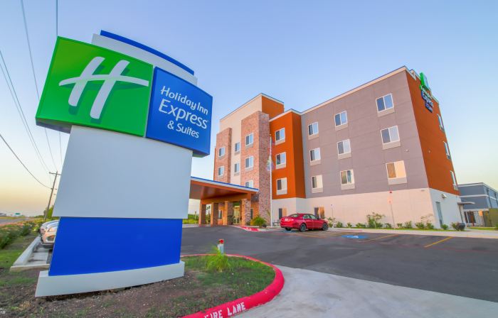 Holiday Inn Express & Suites RAYMONDVILLE by IHG