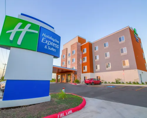 Holiday Inn Express & Suites RAYMONDVILLE by IHG Hotels in Willacy County