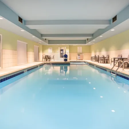 Holiday Inn Express & Suites Great Bend by IHG