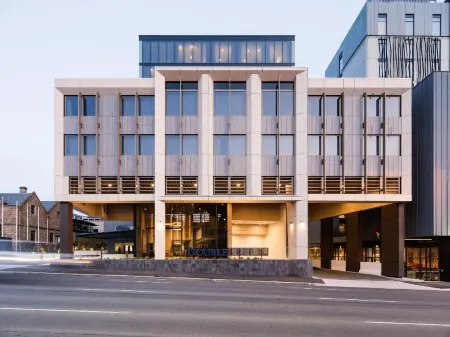 DoubleTree by Hilton Hobart Отели рядом с достопримечательностью «Собор Святого Давида»