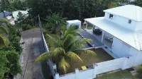 Villa Entièrement Rénovée Située au Centre Avec une Très Très Belle vue sur mer のホテル