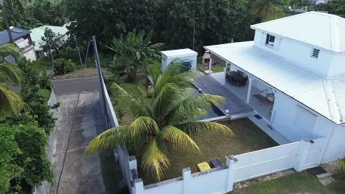 Villa Entièrement Rénovée Située au Centre Avec une Très Très Belle vue sur mer Hotels in Petit-Bourg