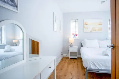 Marshmallow - 2 Bedroom Cottage - Oxwich Hotels in Penrice