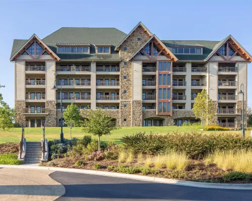 Hilton Grand Vacations Club Paradise Point Hollister Hotels in Ridgedale