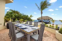 Private Beach Ocean Front Boat Dock Tiki Bar