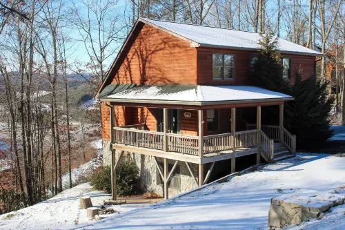 'a Bit of Heaven' Cabin < 13 Miles from Boone! - Wifi