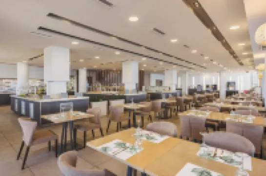 Alexandra Beach Resort & Spa