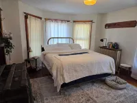 Gorgeous 1908 Estate on 1 acre of land. 6 blocks from Grinnell College. Hotels in Grinnell