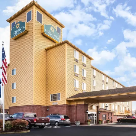 La Quinta Inn & Suites by Wyndham Portland Airport