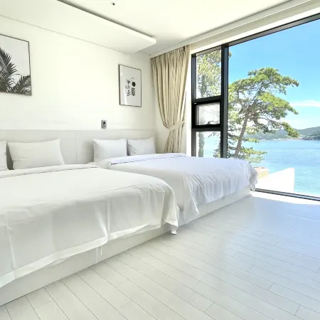 Le Grand Bleu Resort