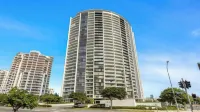 Broadbeach Skyline 3 Bedroom Retreat - 3-Star