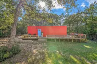 6 Mi to Kyle Field! Pet-friendly Getaway w/ Yard - 3-Star