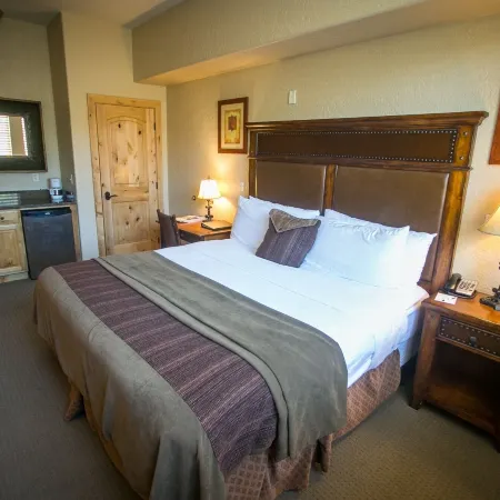 Amazing Mountain Views and Full Kitchen Save 20% on 7 Nights!