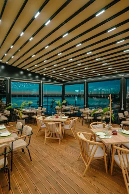 Lumeris lakeview Suites and SPA