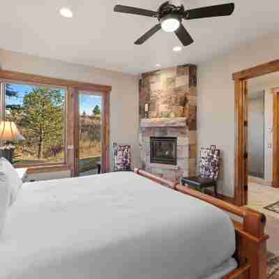 312 Shores Lane Rooms