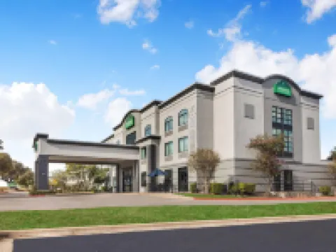 Wingate by Wyndham Round Rock Hotel & Conference Center Hotels in Round Rock