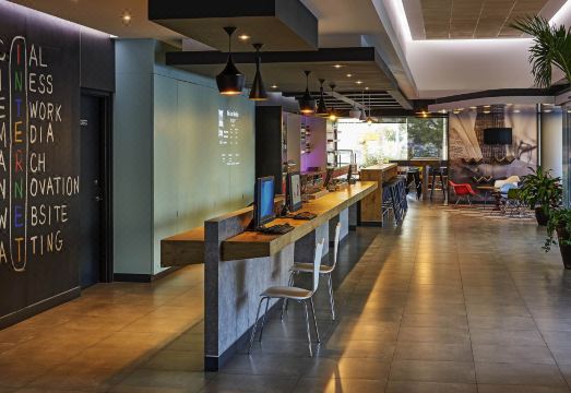 현대적인 호텔 복도