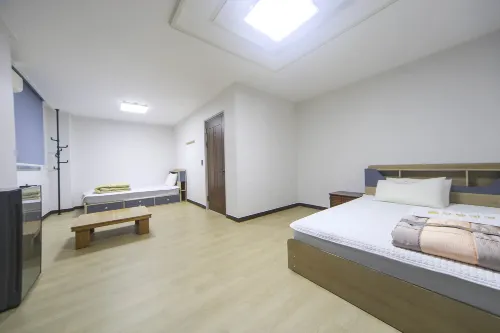 Gyeongju Hamgwoljang - 2-Star
