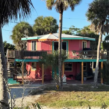 Island Getaway•Beach House•Water View•Dock•Pets•Little Gasparilla Island, WiFi