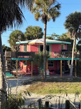 Island Getaway•Beach House•Water View•Dock•Pets•Little Gasparilla Island, WiFi
