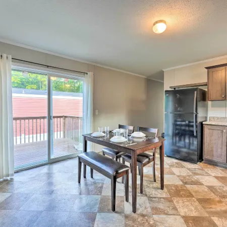 Pet-Friendly Cassoplis Cabin, Close to Parks!