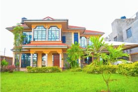 Majestic Airport Villa