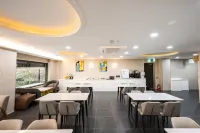 VAVANT TOURIST HOTEL - breakfast