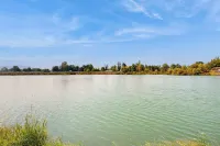 Plummer Lakefront Home: Fish & Kayak - Wifi