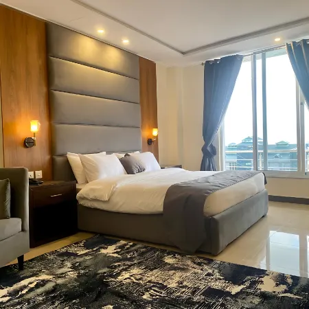 Pinemont Hotel