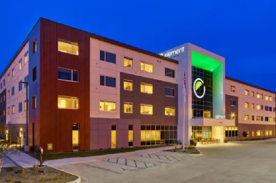 إليمنت فارجو فنادق في 