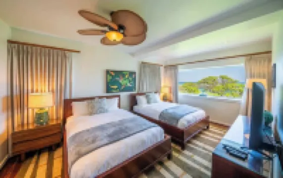 Stunning Corner Villa, Ocean Views from Every Bed