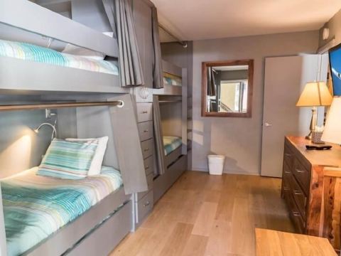 Lionshead Arcade with Fireplace & Close to Gondola by RedAwning