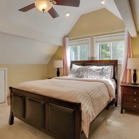 Pools, Hot Tub & More: Bushkill Mountain Getaway!
