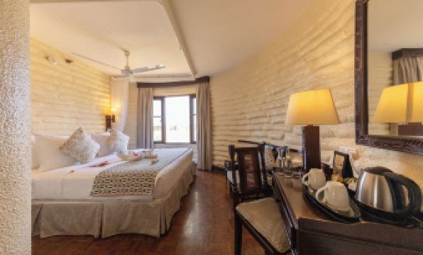 Salt Lick Safari Lodge