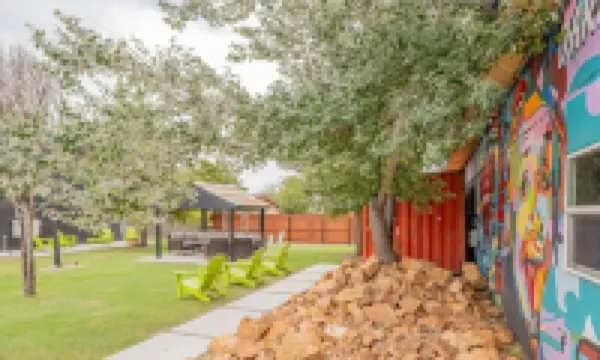 Beautiful Contemporary Suite #15