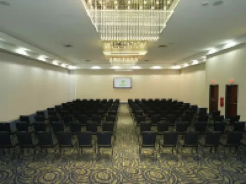 ฮอลิเดย์ อินน์ สแครนตัน อีสต์ - ดันมอร์ บาย IHG โรงแรมในDunmore