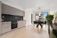 Barcode luxurious apartment, prime location - โฮมสเตย์