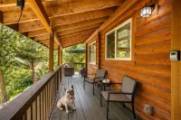 Raven Haven Lodge 2 Bedroom Home by RedAwning