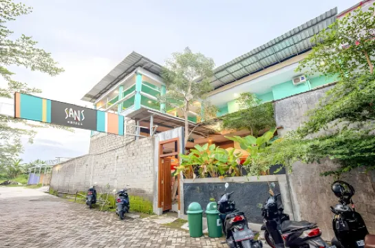 Sans Hotel Borobudur Banyuwangi