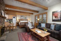 Aspenwood - CoralTree Residence Collection - Apartments