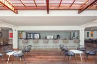 Mauricia Beachcomber Resort & Spa - bar