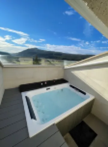 Hostal Restaurante Ibaisek