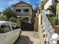 One Bedroom Self-Catering Accommodation - Mountain view