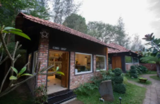 Oxy Valley Resort